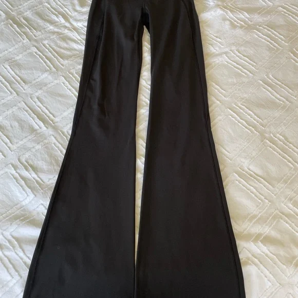 lululemon athletica Groove Pant Flare 32” - Picture 3 of 4